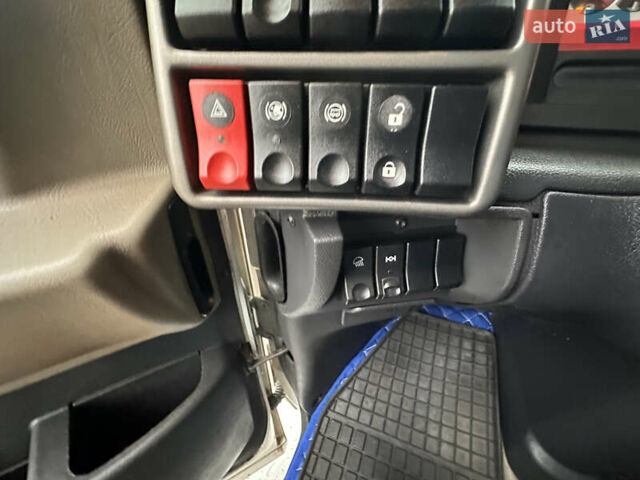 Белый Рено Магнум, объемом двигателя 12.9 л и пробегом 999 тыс. км за 12999 $, фото 16 на Automoto.ua