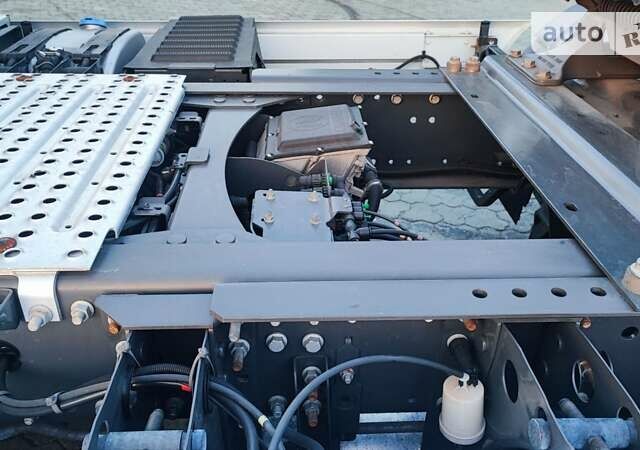 Белый Рено Магнум, объемом двигателя 12.9 л и пробегом 738 тыс. км за 22988 $, фото 7 на Automoto.ua