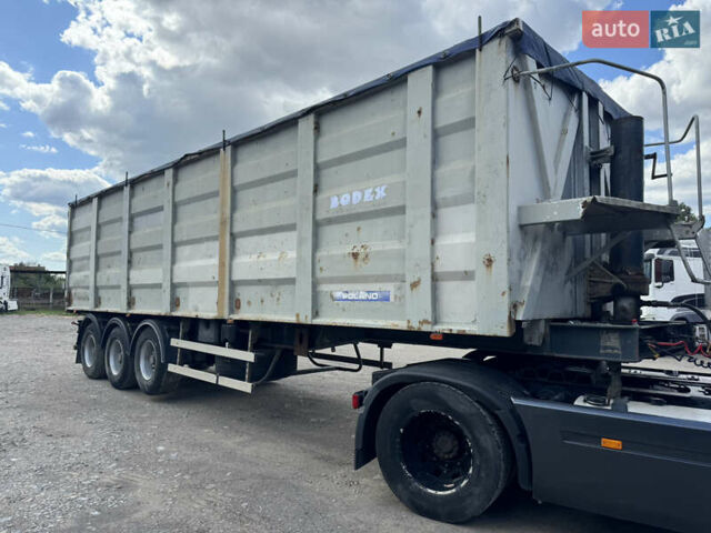 Черный Рено Магнум, объемом двигателя 12.8 л и пробегом 1 тыс. км за 12500 $, фото 2 на Automoto.ua