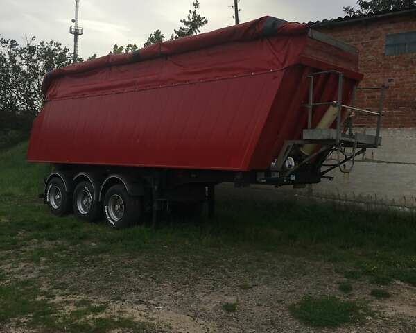 Красный Рено Магнум, объемом двигателя 11.93 л и пробегом 1 тыс. км за 20000 $, фото 2 на Automoto.ua