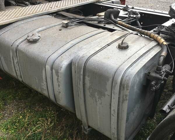 Красный Рено Магнум, объемом двигателя 11.93 л и пробегом 1 тыс. км за 20000 $, фото 18 на Automoto.ua