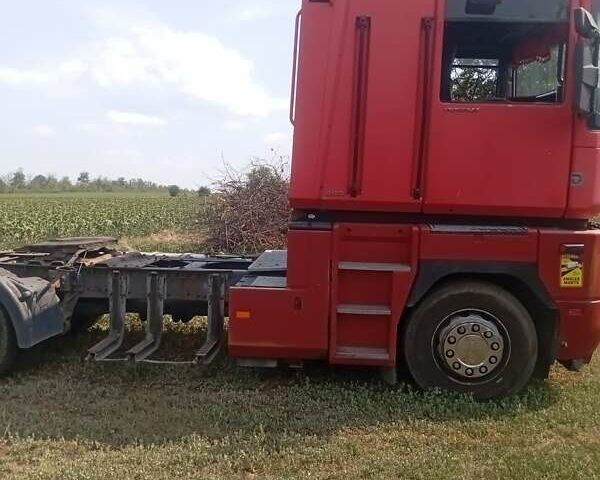 Красный Рено Магнум, объемом двигателя 11.93 л и пробегом 2 тыс. км за 7000 $, фото 5 на Automoto.ua