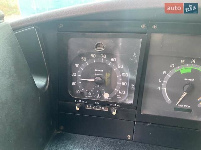Красный Рено Магнум, объемом двигателя 11.9 л и пробегом 175 тыс. км за 8500 $, фото 4 на Automoto.ua
