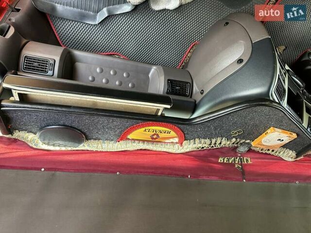 Красный Рено Магнум, объемом двигателя 0 л и пробегом 1 тыс. км за 14000 $, фото 4 на Automoto.ua