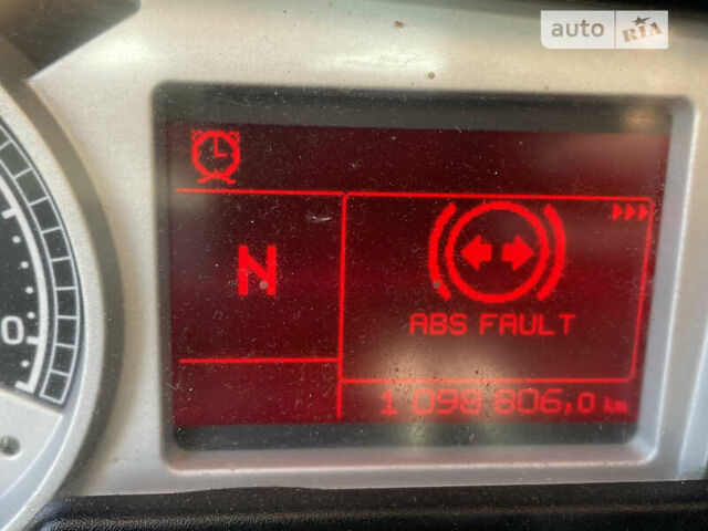 Красный Рено Магнум, объемом двигателя 12.78 л и пробегом 1000 тыс. км за 8500 $, фото 13 на Automoto.ua