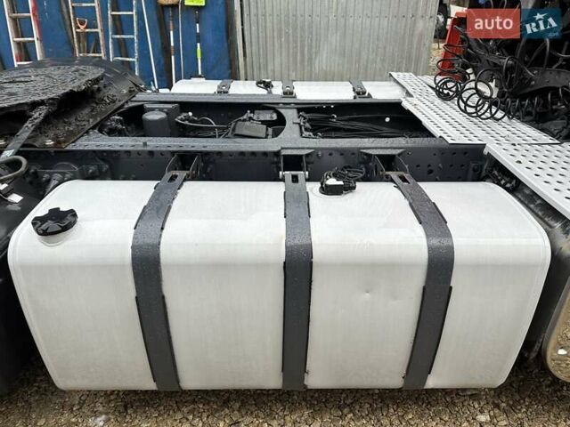 Червоний Рено Магнум, об'ємом двигуна 12.8 л та пробігом 1 тис. км за 11200 $, фото 16 на Automoto.ua