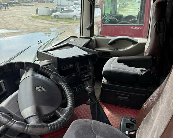 Рено Магнум 2008 в Одессе на Automoto.ua Красный Рено Магнум, объемом двигателя 12.8 л и пробегом 1 тыс. км за 10250 $, фото 7 на Automoto.ua