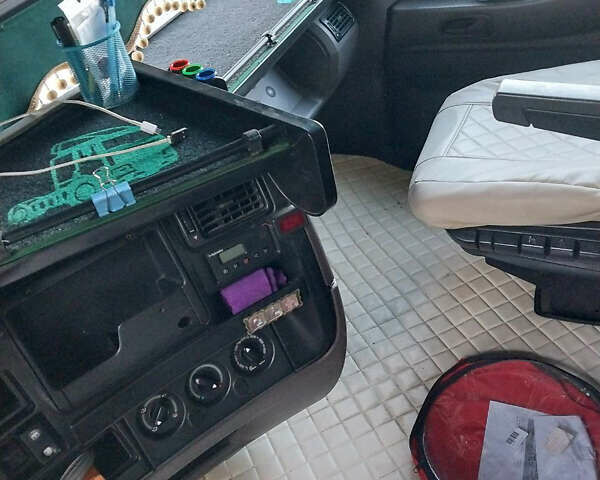 Рено Магнум, объемом двигателя 12.6 л и пробегом 300 тыс. км за 11000 $, фото 9 на Automoto.ua