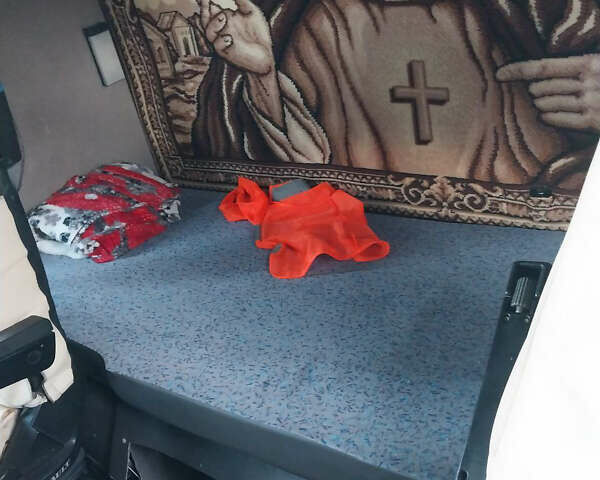 Рено Магнум, объемом двигателя 12.6 л и пробегом 300 тыс. км за 11000 $, фото 8 на Automoto.ua