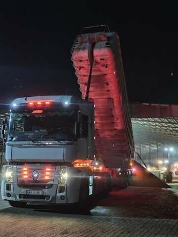 Рено Магнум 2011 в Николаеве на Automoto.ua Рено Магнум, объемом двигателя 12.78 л и пробегом 1 тыс. км за 12999 $, фото 11 на Automoto.ua