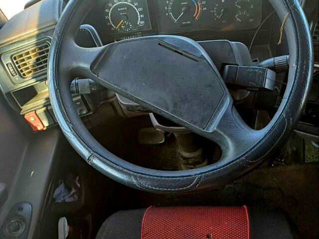Рено Магнум, объемом двигателя 12 л и пробегом 0 тыс. км за 15000 $, фото 5 на Automoto.ua