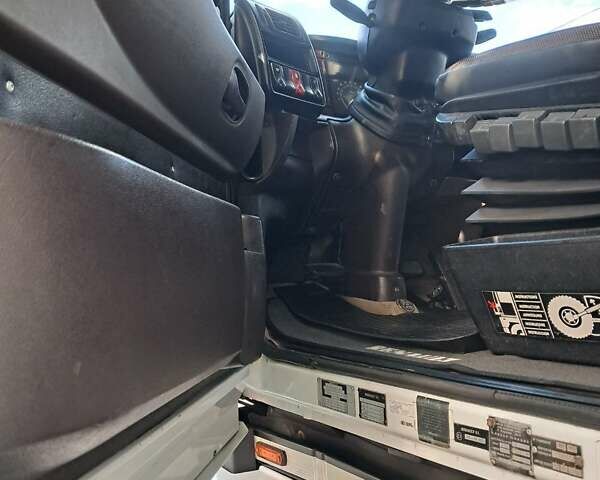 Рено Магнум, объемом двигателя 12 л и пробегом 5 тыс. км за 12500 $, фото 13 на Automoto.ua