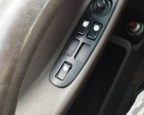 Рено Магнум, объемом двигателя 12.8 л и пробегом 1 тыс. км за 7500 $, фото 15 на Automoto.ua