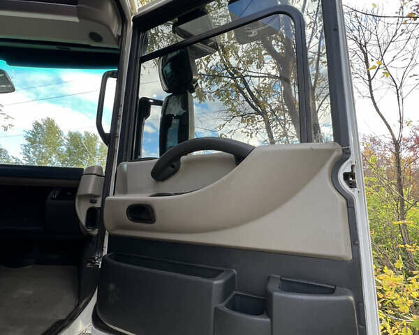 Рено Магнум, объемом двигателя 12 л и пробегом 1 тыс. км за 9800 $, фото 10 на Automoto.ua