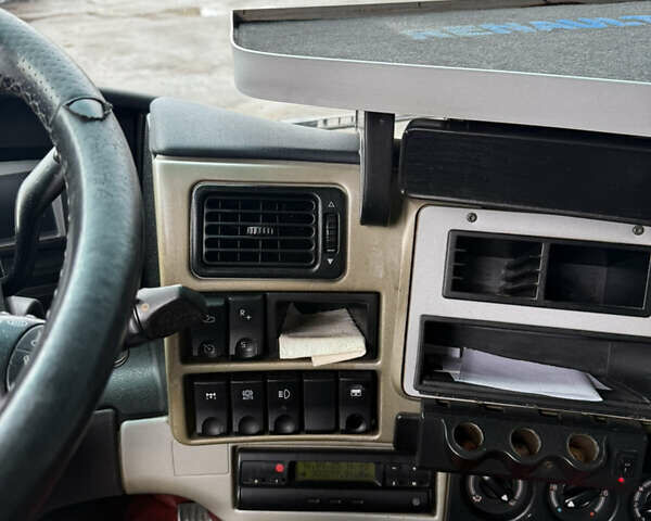 Желтый Рено Магнум, объемом двигателя 12 л и пробегом 1 тыс. км за 8000 $, фото 8 на Automoto.ua