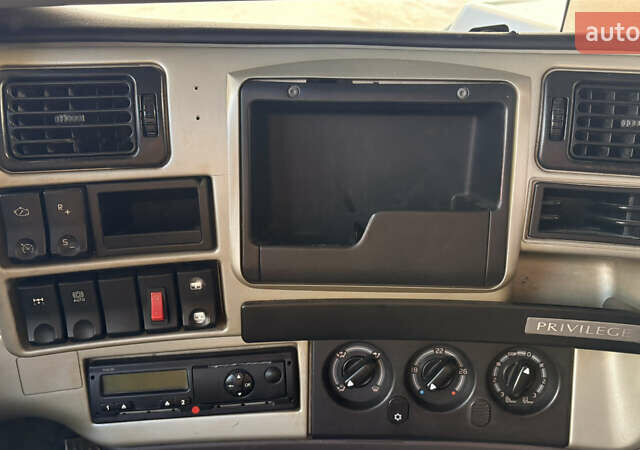 Синий Рено Магнум, объемом двигателя 12.9 л и пробегом 1000 тыс. км за 10000 $, фото 11 на Automoto.ua