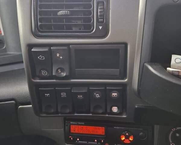 Синий Рено Магнум, объемом двигателя 12.8 л и пробегом 675 тыс. км за 17500 $, фото 32 на Automoto.ua