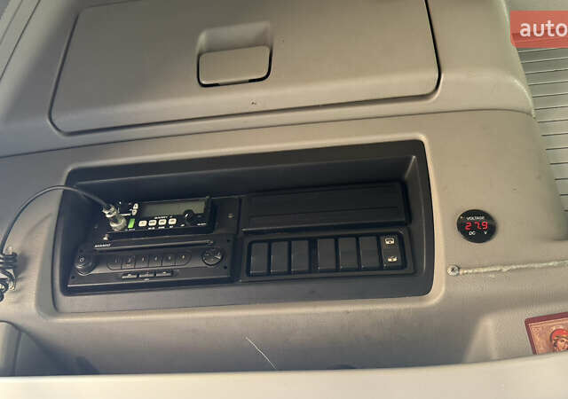 Синий Рено Магнум, объемом двигателя 12.8 л и пробегом 1 тыс. км за 14000 $, фото 7 на Automoto.ua