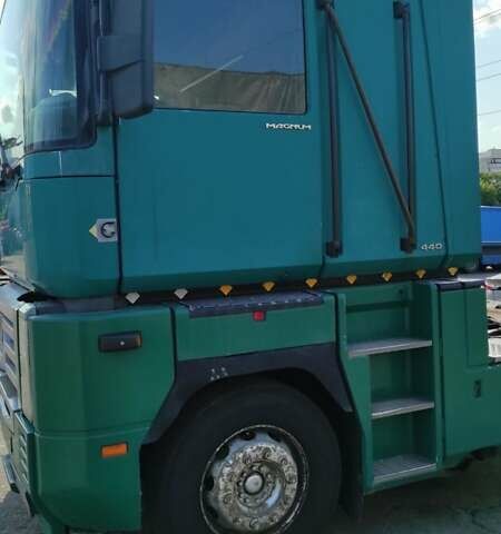 Зеленый Рено Магнум, объемом двигателя 11.96 л и пробегом 1000 тыс. км за 5500 $, фото 3 на Automoto.ua