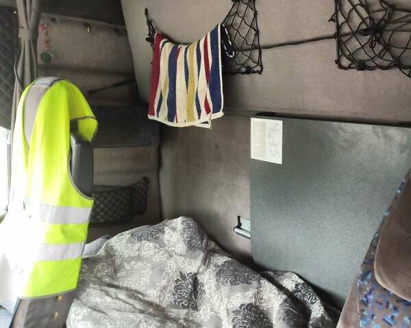 Оранжевый Рено Магнум, объемом двигателя 12 л и пробегом 921 тыс. км за 6000 $, фото 2 на Automoto.ua