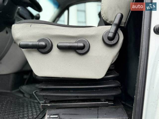 Білий Рено Mascott, об'ємом двигуна 2.95 л та пробігом 294 тис. км за 13456 $, фото 32 на Automoto.ua