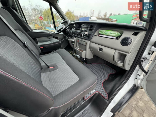 Белый Рено Mascott, объемом двигателя 2.95 л и пробегом 500 тыс. км за 17950 $, фото 50 на Automoto.ua