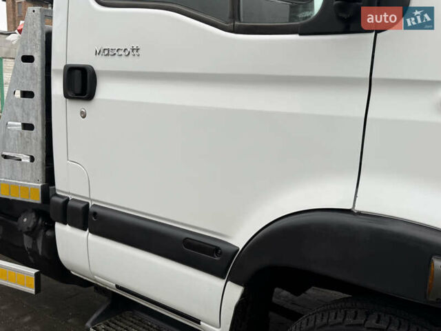 Белый Рено Mascott, объемом двигателя 2.95 л и пробегом 500 тыс. км за 17950 $, фото 25 на Automoto.ua
