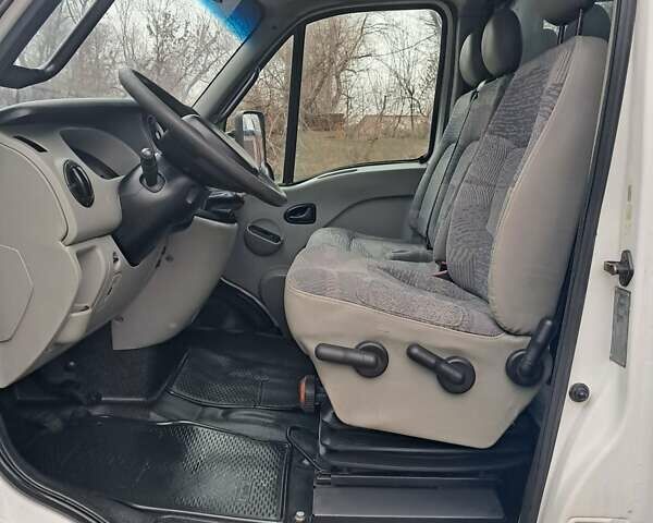 Белый Рено Mascott, объемом двигателя 2.95 л и пробегом 450 тыс. км за 10600 $, фото 8 на Automoto.ua