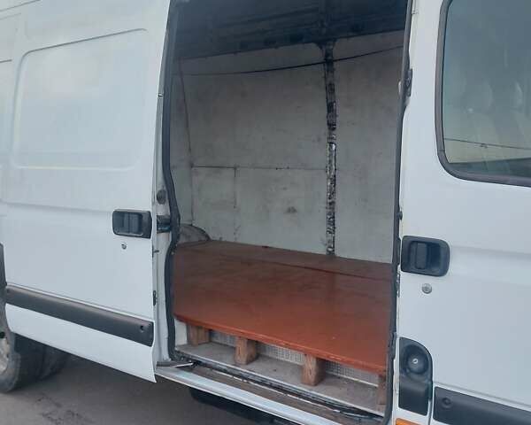 Білий Рено Mascott, об'ємом двигуна 2.8 л та пробігом 560 тис. км за 8300 $, фото 14 на Automoto.ua