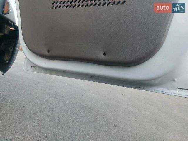 Білий Рено Mascott, об'ємом двигуна 2.8 л та пробігом 560 тис. км за 8300 $, фото 8 на Automoto.ua