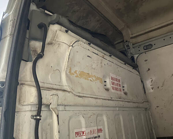 Белый Рено Mascott, объемом двигателя 2.8 л и пробегом 430 тыс. км за 6500 $, фото 3 на Automoto.ua