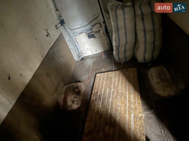 Белый Рено Mascott, объемом двигателя 2.8 л и пробегом 430 тыс. км за 6500 $, фото 4 на Automoto.ua