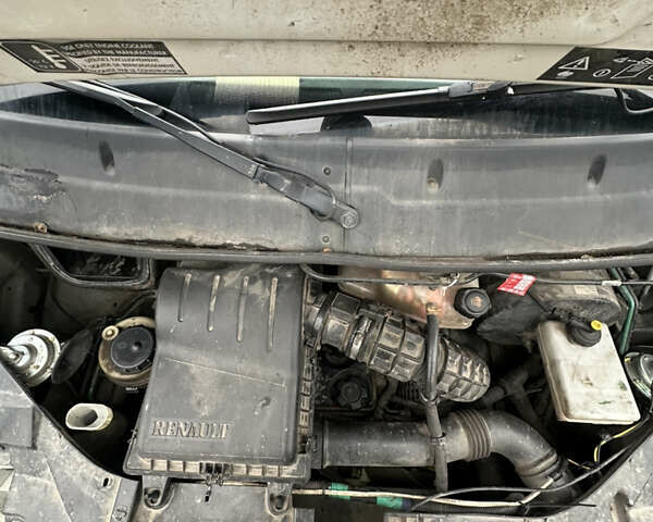 Белый Рено Mascott, объемом двигателя 2.95 л и пробегом 470 тыс. км за 14000 $, фото 9 на Automoto.ua