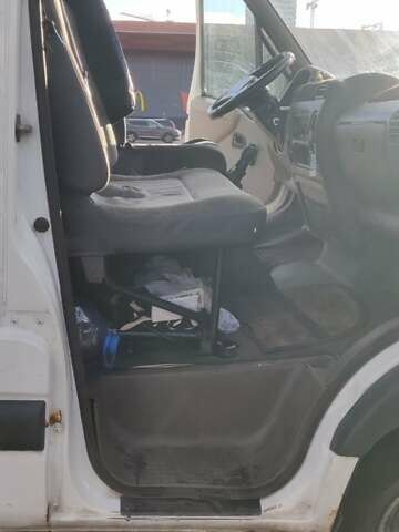 Белый Рено Mascott, объемом двигателя 2.8 л и пробегом 390 тыс. км за 7000 $, фото 9 на Automoto.ua