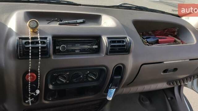 Белый Рено Mascott, объемом двигателя 2.8 л и пробегом 390 тыс. км за 7000 $, фото 8 на Automoto.ua