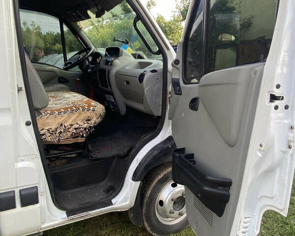 Білий Рено Mascott, об'ємом двигуна 2.8 л та пробігом 330 тис. км за 8500 $, фото 17 на Automoto.ua