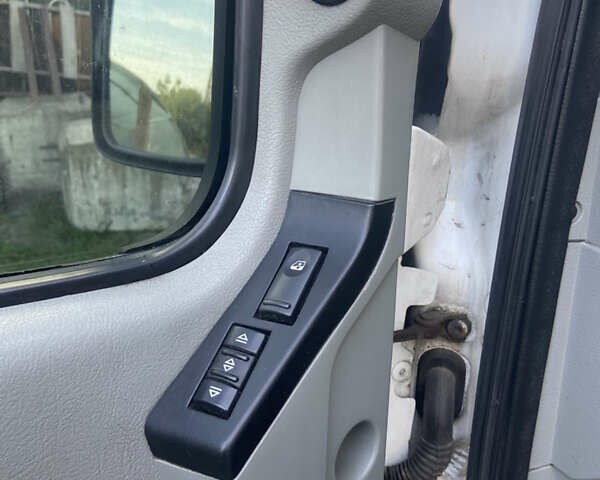 Білий Рено Mascott, об'ємом двигуна 2.8 л та пробігом 330 тис. км за 8500 $, фото 7 на Automoto.ua