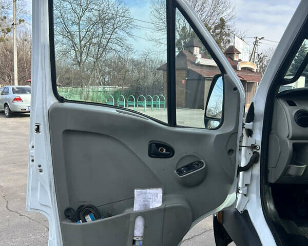 Белый Рено Mascott, объемом двигателя 3 л и пробегом 250 тыс. км за 9990 $, фото 12 на Automoto.ua