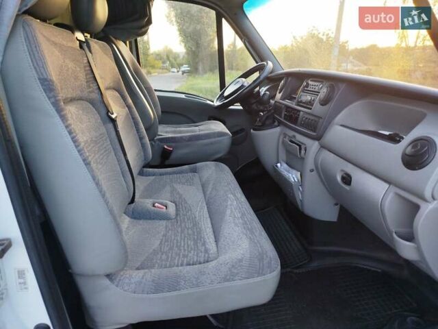 Белый Рено Mascott, объемом двигателя 2.95 л и пробегом 460 тыс. км за 11700 $, фото 5 на Automoto.ua