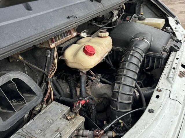 Білий Рено Mascott, об'ємом двигуна 2.8 л та пробігом 937 тис. км за 10800 $, фото 11 на Automoto.ua