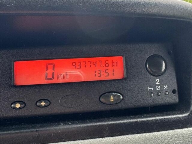 Білий Рено Mascott, об'ємом двигуна 2.8 л та пробігом 937 тис. км за 10800 $, фото 9 на Automoto.ua