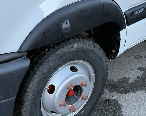 Белый Рено Mascott, объемом двигателя 2.8 л и пробегом 384 тыс. км за 12500 $, фото 3 на Automoto.ua