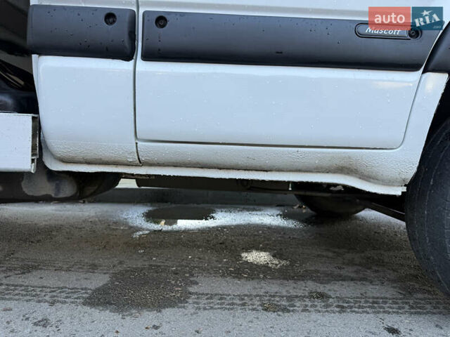 Белый Рено Mascott, объемом двигателя 2.8 л и пробегом 384 тыс. км за 12500 $, фото 33 на Automoto.ua
