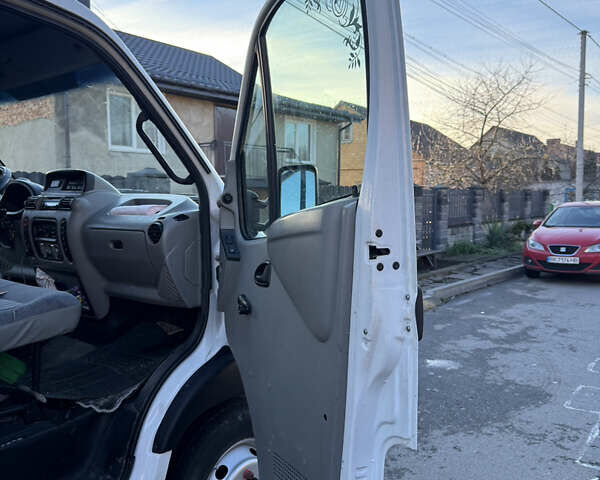 Белый Рено Mascott, объемом двигателя 2.8 л и пробегом 384 тыс. км за 12500 $, фото 16 на Automoto.ua