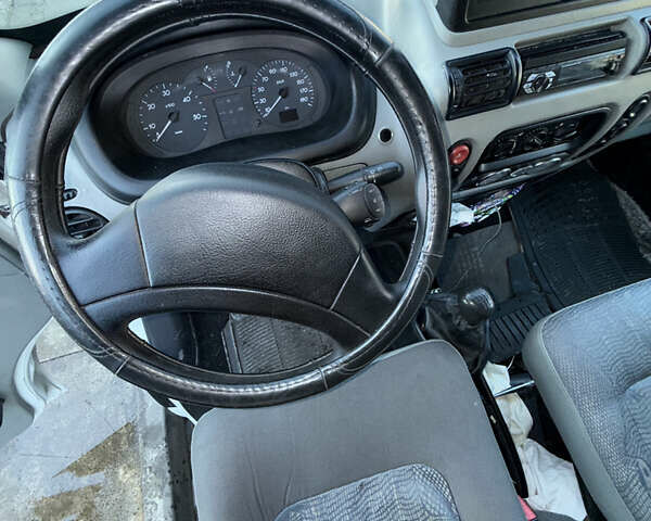 Белый Рено Mascott, объемом двигателя 2.8 л и пробегом 384 тыс. км за 12500 $, фото 24 на Automoto.ua