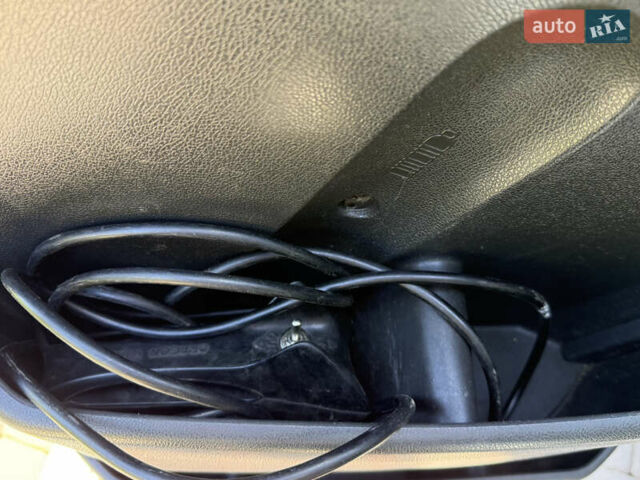 Білий Рено Мастєр, об'ємом двигуна 2.3 л та пробігом 200 тис. км за 12950 $, фото 33 на Automoto.ua