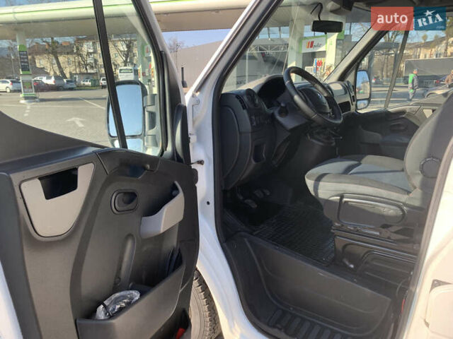 Белый Рено Мастер, объемом двигателя 2.3 л и пробегом 450 тыс. км за 9800 $, фото 9 на Automoto.ua