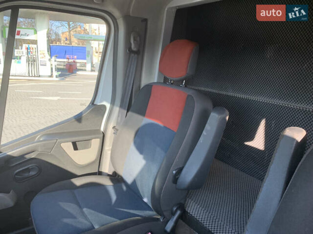 Белый Рено Мастер, объемом двигателя 2.3 л и пробегом 450 тыс. км за 9800 $, фото 15 на Automoto.ua