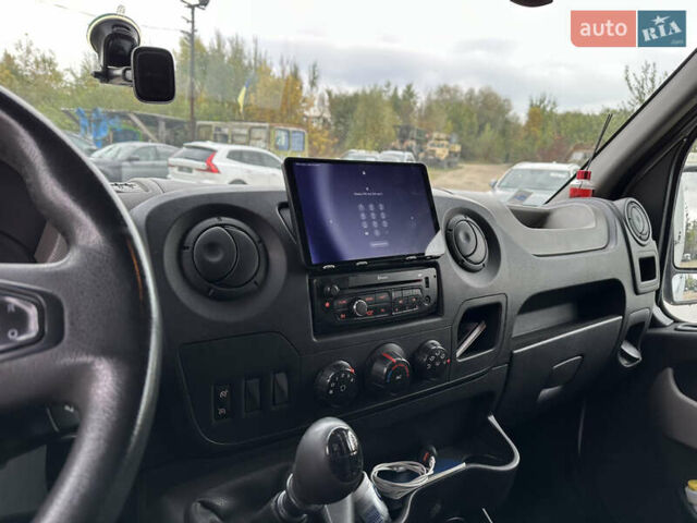 Белый Рено Мастер, объемом двигателя 2.3 л и пробегом 146 тыс. км за 30000 $, фото 52 на Automoto.ua