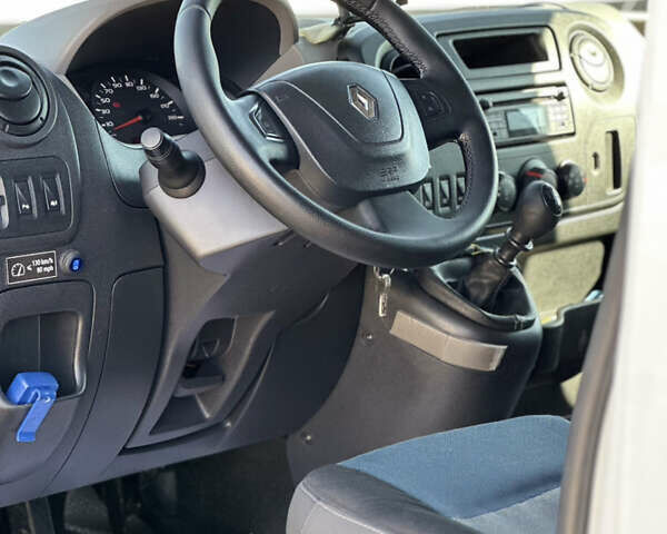 Белый Рено Мастер, объемом двигателя 2.3 л и пробегом 257 тыс. км за 14400 $, фото 15 на Automoto.ua